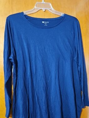 STYLUS Women's Long Sleeve Crew Neck Top in Navy